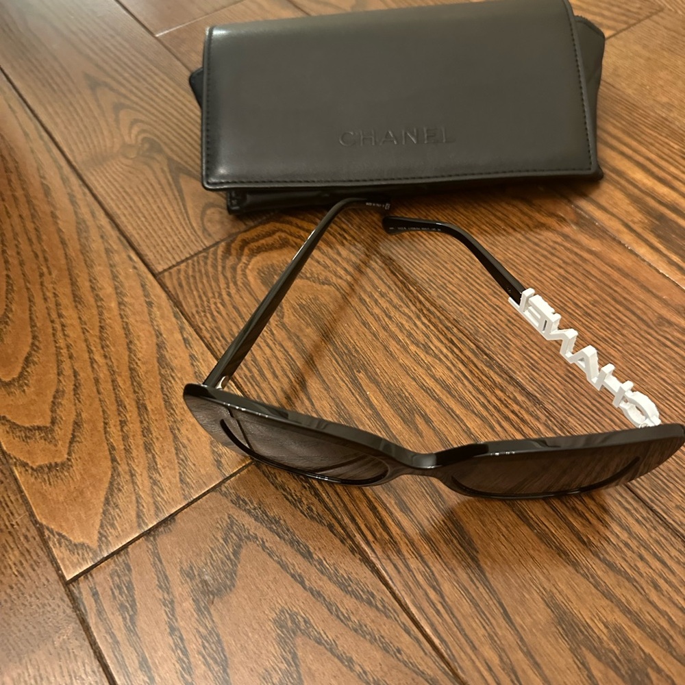 CHANEL sunglasses